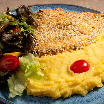 Tilapia crocante com gergelim branco
